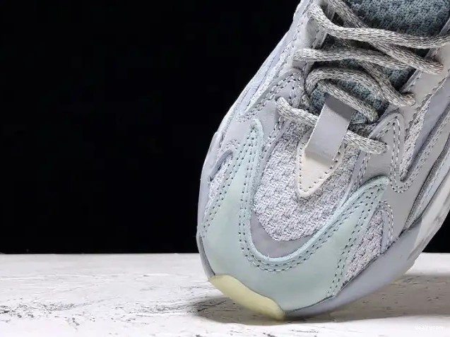 Yeezy 'Inertia' Adidas FW2549 Boost V2 700 0610